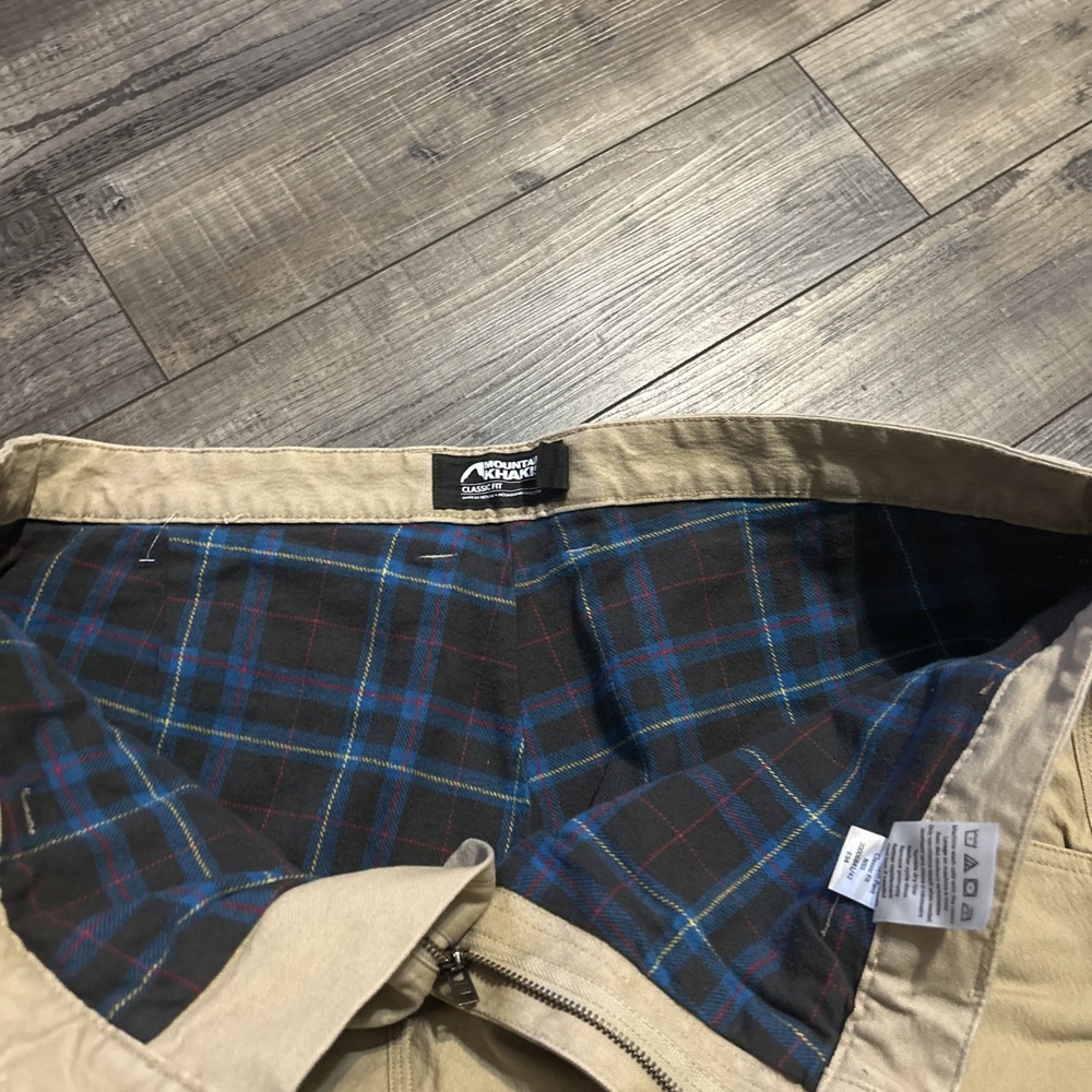 Mountain Khakis Mens Flannel Lined Hiking Pants Size 42x32 Beige, Paint On Them‎